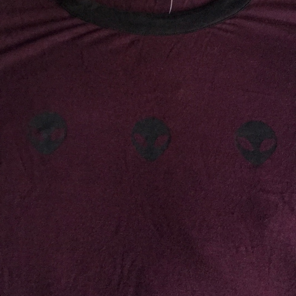 soft, never worn alien t-shirt